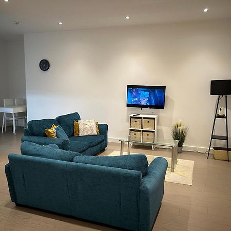 ホテル Maplewood Luxurious One-Bed Flat With Free Parking St Albans エクステリア 写真