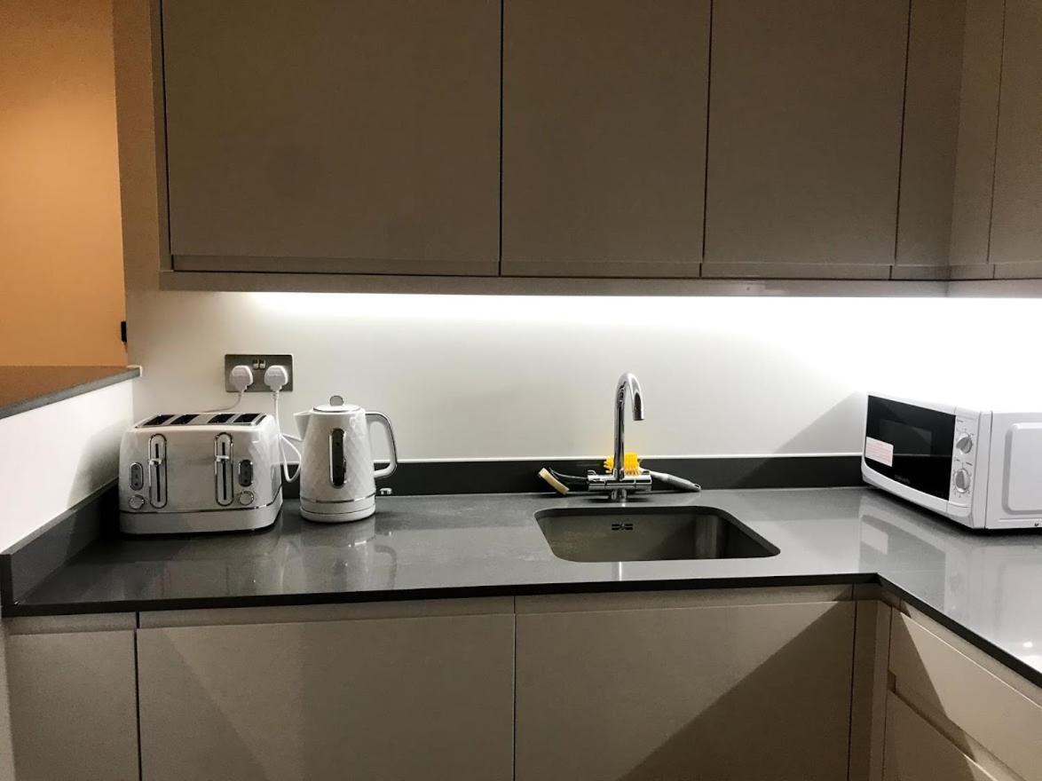 ホテル Maplewood Luxurious One-Bed Flat With Free Parking St Albans エクステリア 写真