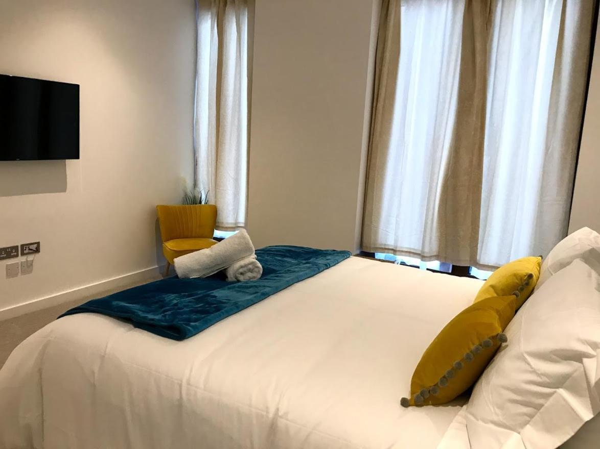 ホテル Maplewood Luxurious One-Bed Flat With Free Parking St Albans エクステリア 写真