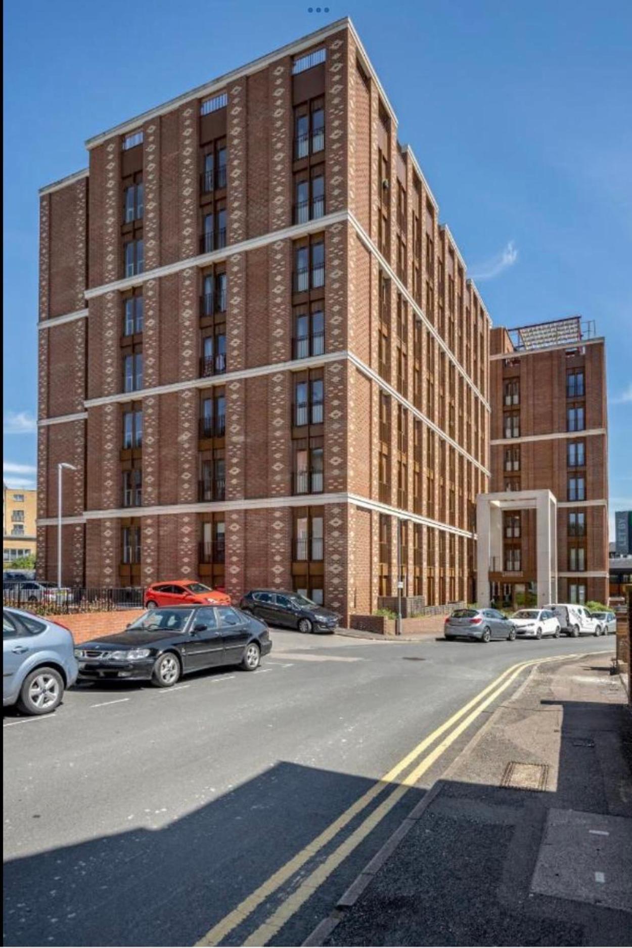 ホテル Maplewood Luxurious One-Bed Flat With Free Parking St Albans エクステリア 写真